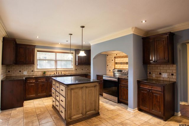 640 Beechwood Dr, Tyler, TX 75701