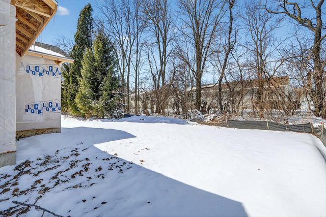 4255 Huntinghorne Drive, Janesville, WI 53546