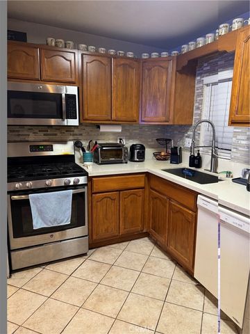 3425 Adriatic Avenue, Long Beach, CA 90810