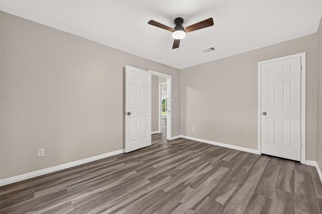 2013 Long Dr, Richmond, TX 77469