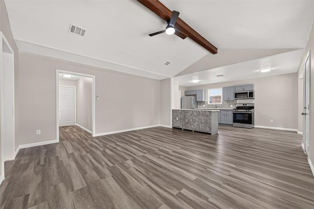 2013 Long Dr, Richmond, TX 77469