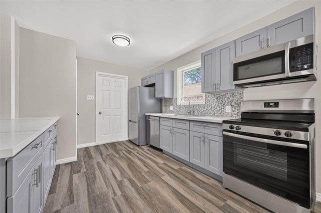 2013 Long Dr, Richmond, TX 77469