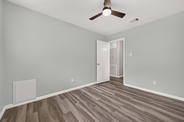 2013 Long Dr, Richmond, TX 77469