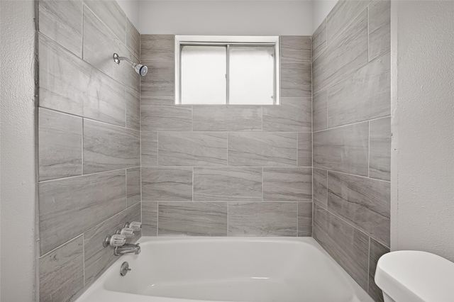 2013 Long Dr, Richmond, TX 77469