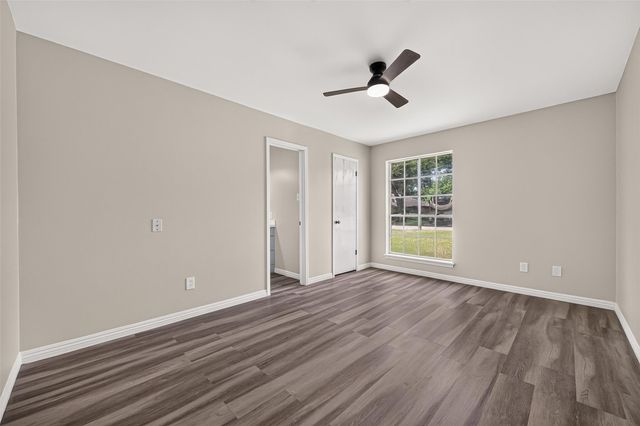 2013 Long Dr, Richmond, TX 77469