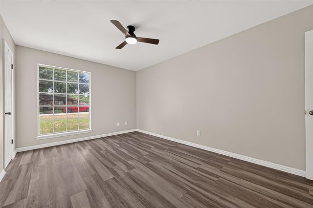 2013 Long Dr, Richmond, TX 77469