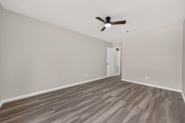 2013 Long Dr, Richmond, TX 77469