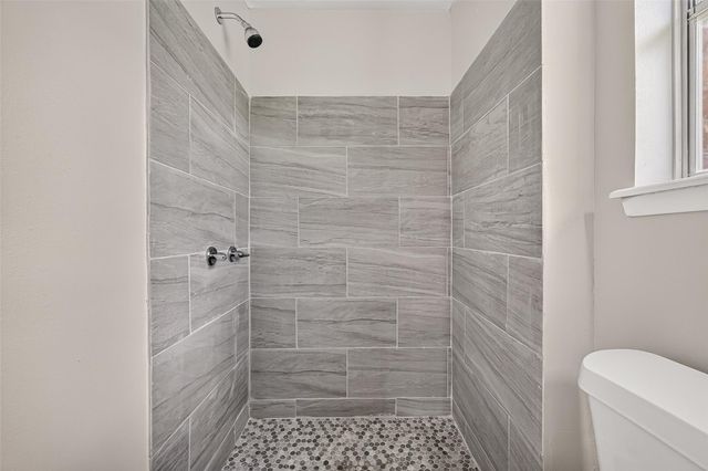 2013 Long Dr, Richmond, TX 77469