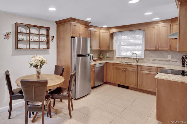 121 Old Field Road, Huntington, NY 11743