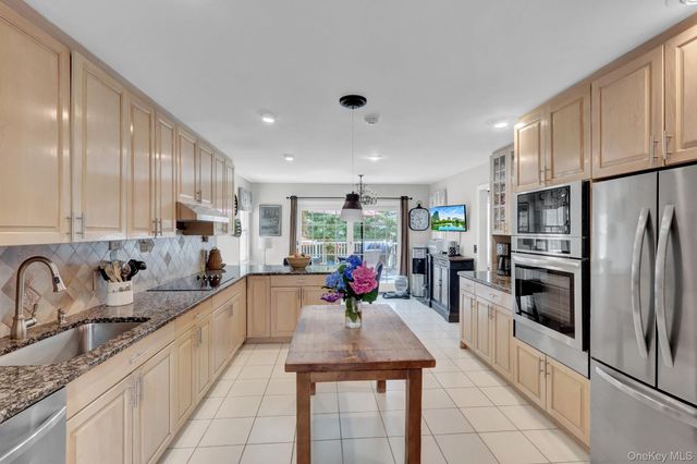 121 Old Field Road, Huntington, NY 11743