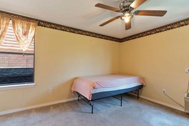 158 Bears Paw Way, Hollister, MO 65672