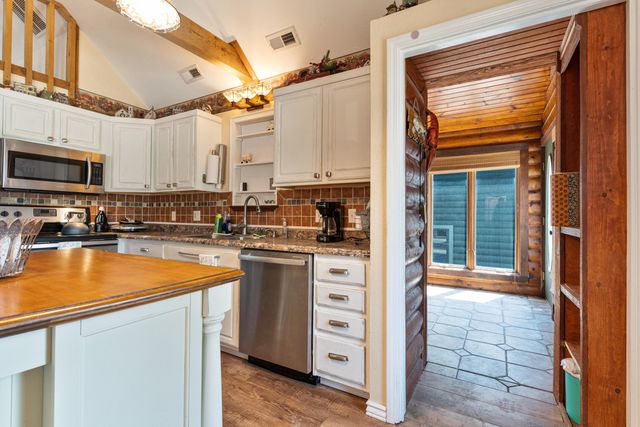 158 Bears Paw Way, Hollister, MO 65672