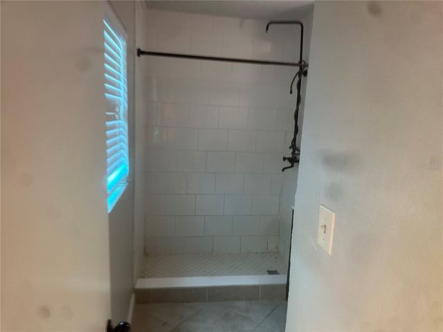 330 20TH AVENUE S LOWER, St Petersburg, FL 33705