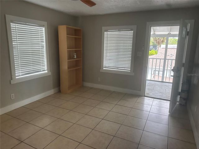 330 20TH AVENUE S LOWER, St Petersburg, FL 33705