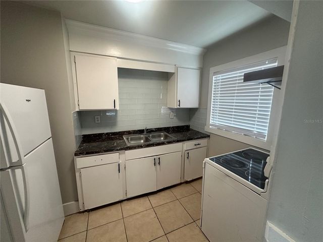 330 20TH AVENUE S LOWER, St Petersburg, FL 33705