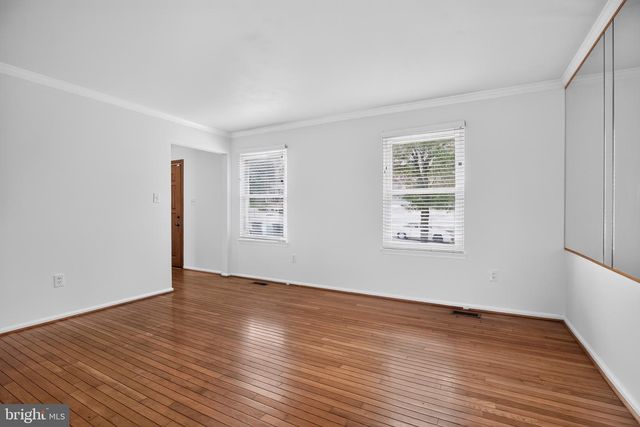 5201 ALDERSHOT DR, Lanham, MD 20706