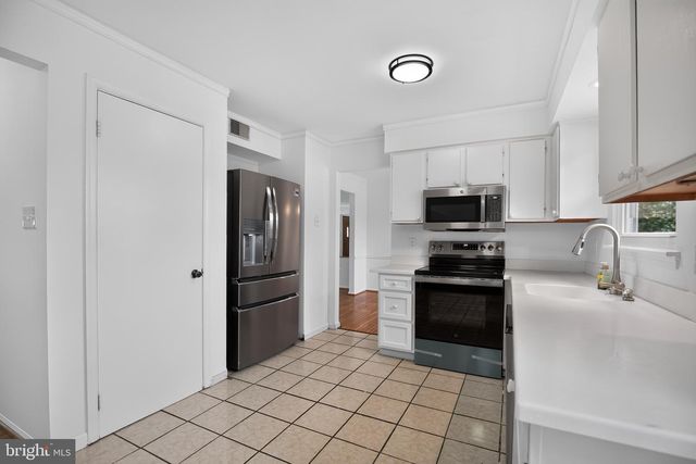 5201 ALDERSHOT DR, Lanham, MD 20706