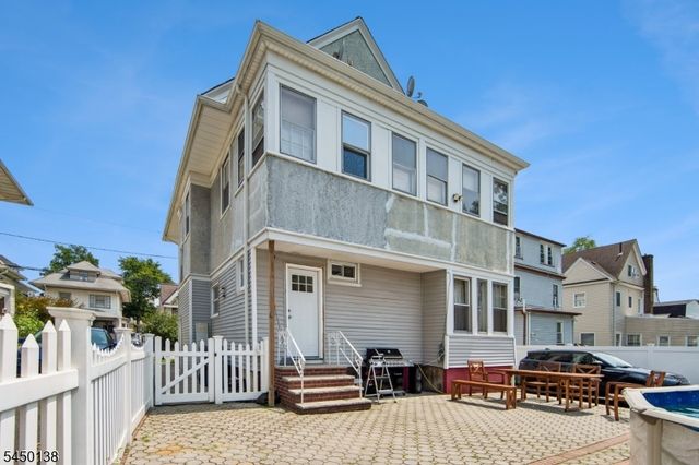 826 Degraw Ave, Newark City, NJ 07104