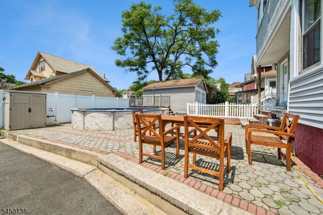 826 Degraw Ave, Newark City, NJ 07104