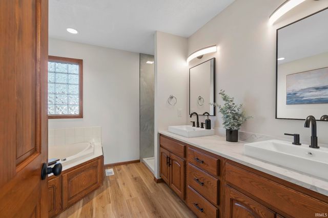 2335 Pine Point Cove, Fort Wayne, IN 46814