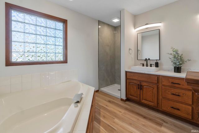 2335 Pine Point Cove, Fort Wayne, IN 46814