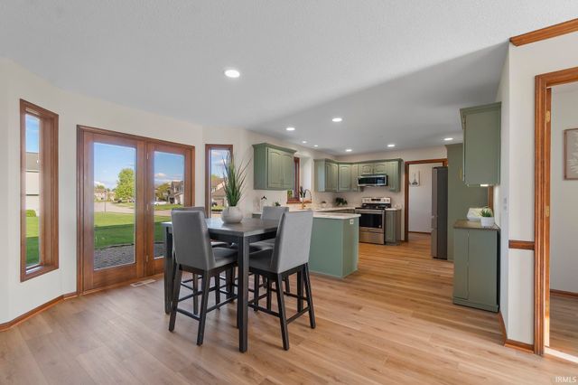 2335 Pine Point Cove, Fort Wayne, IN 46814