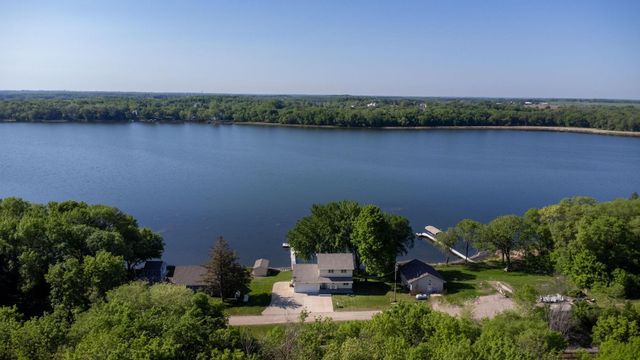 6825 N Shore Drive, Greenfield, MN 55373