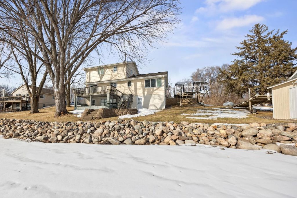 6825 N Shore Drive, Greenfield, MN 55373