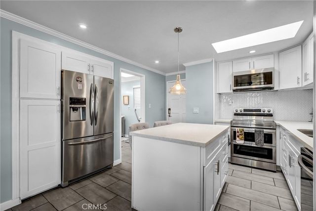 2575 E 19th Street 36, Signal Hill, CA 90755