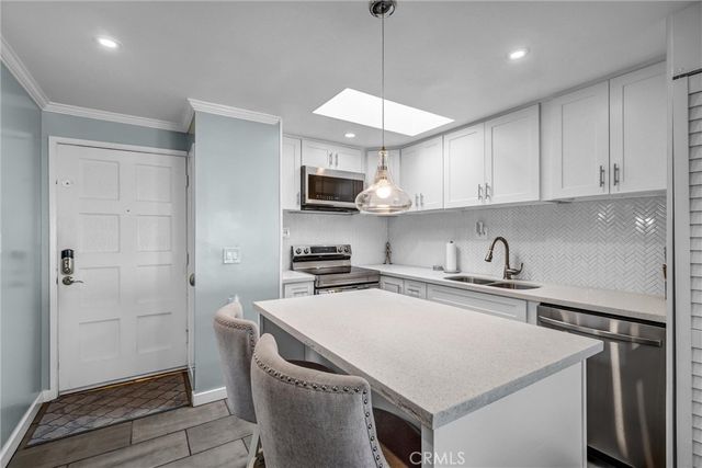 2575 E 19th Street 36, Signal Hill, CA 90755