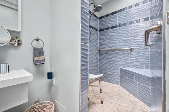 2575 E 19th Street 36, Signal Hill, CA 90755