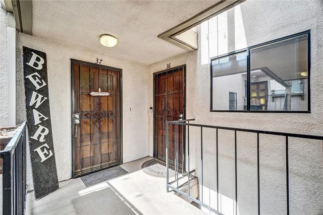 2575 E 19th Street 36, Signal Hill, CA 90755