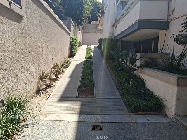 2575 E 19th Street 36, Signal Hill, CA 90755