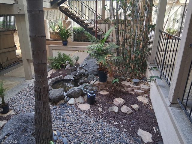 2575 E 19th Street 36, Signal Hill, CA 90755