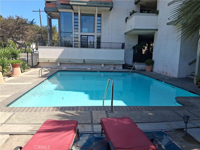 2575 E 19th Street 36, Signal Hill, CA 90755