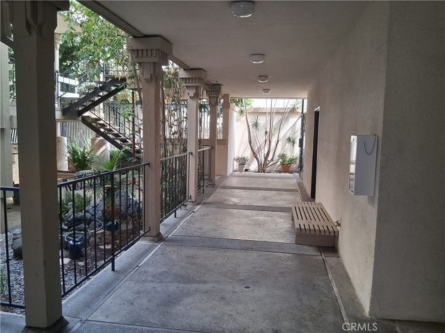 2575 E 19th Street 36, Signal Hill, CA 90755