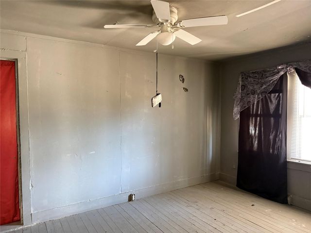 1109 Pecos ST, Lockhart, TX 78644