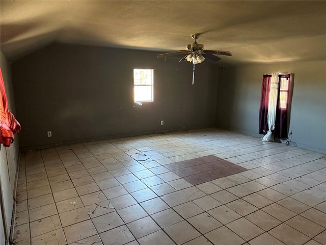 1109 Pecos ST, Lockhart, TX 78644