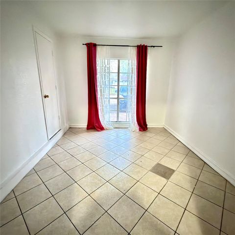 6406 Tall Willow Drive, Houston, TX 77088