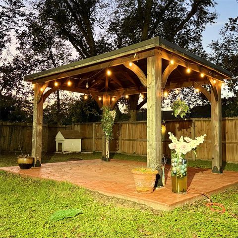 6406 Tall Willow Drive, Houston, TX 77088