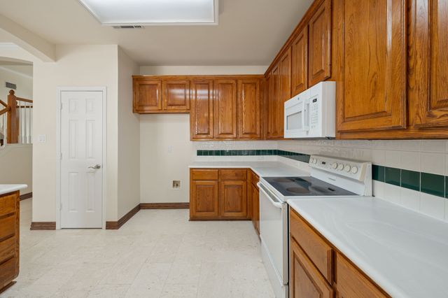 1718 Lake Bluff Drive, Garland, TX 75043