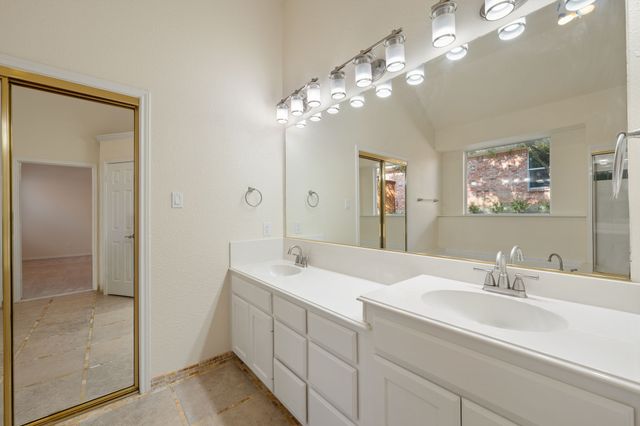 1718 Lake Bluff Drive, Garland, TX 75043