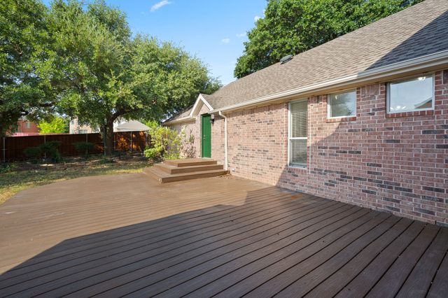 1718 Lake Bluff Drive, Garland, TX 75043