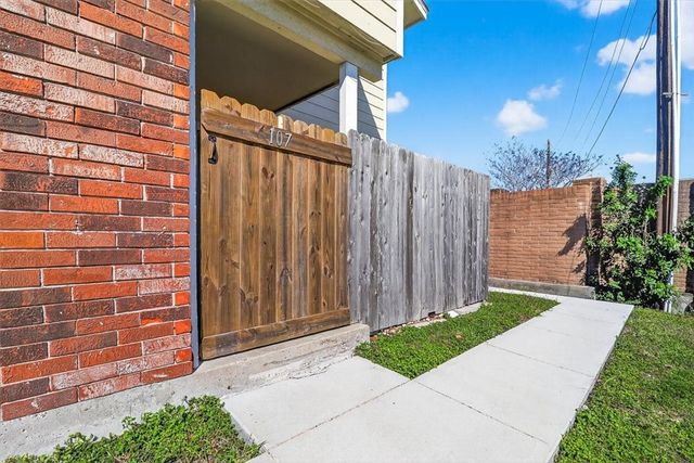 1011 Ennis Joslin Road 107, Corpus Christi, TX 78412