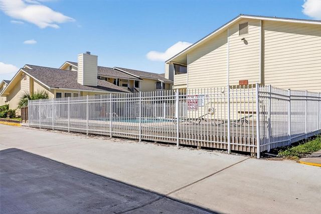 1011 Ennis Joslin Road 107, Corpus Christi, TX 78412