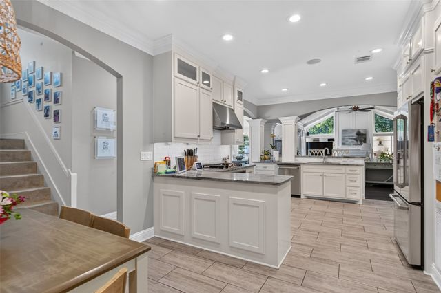 10110 Stonehedge Drive, Shreveport, LA 71106