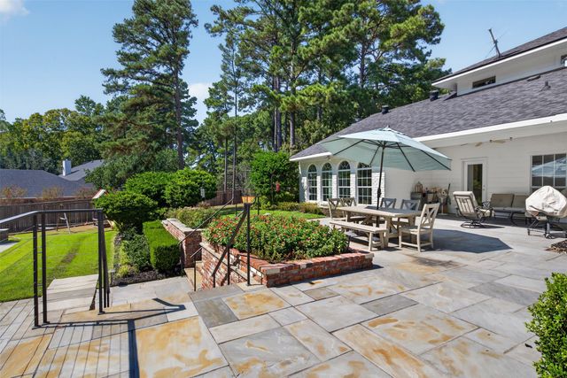 10110 Stonehedge Drive, Shreveport, LA 71106