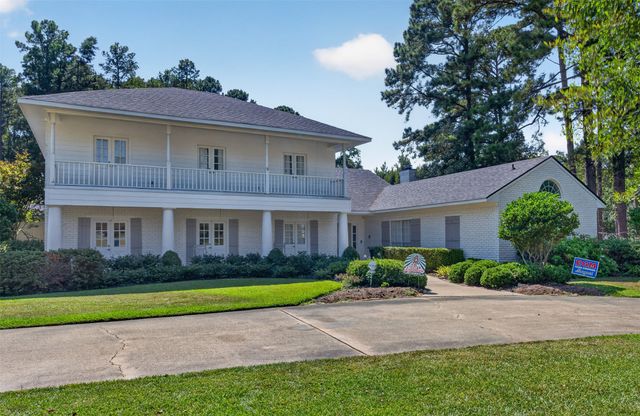 10110 Stonehedge Drive, Shreveport, LA 71106
