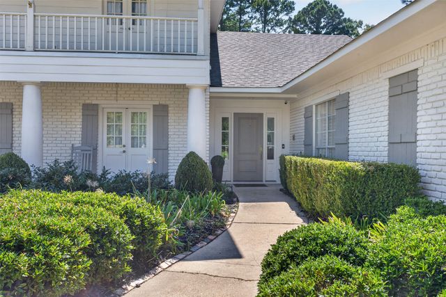 10110 Stonehedge Drive, Shreveport, LA 71106
