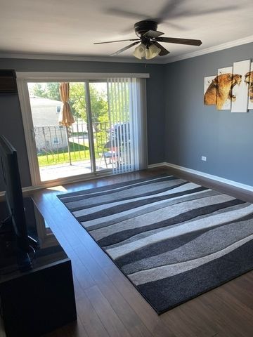 8970 N Parkside Avenue 304, Des Plaines, IL 60016